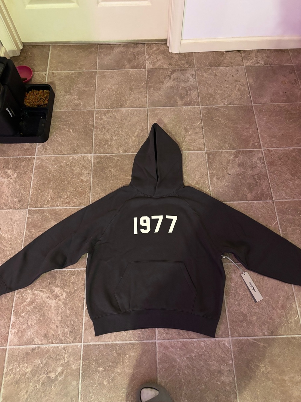 '1977' Fear of God Essentials hoodie
❗️TEXT BEFORE COPPIN❗️